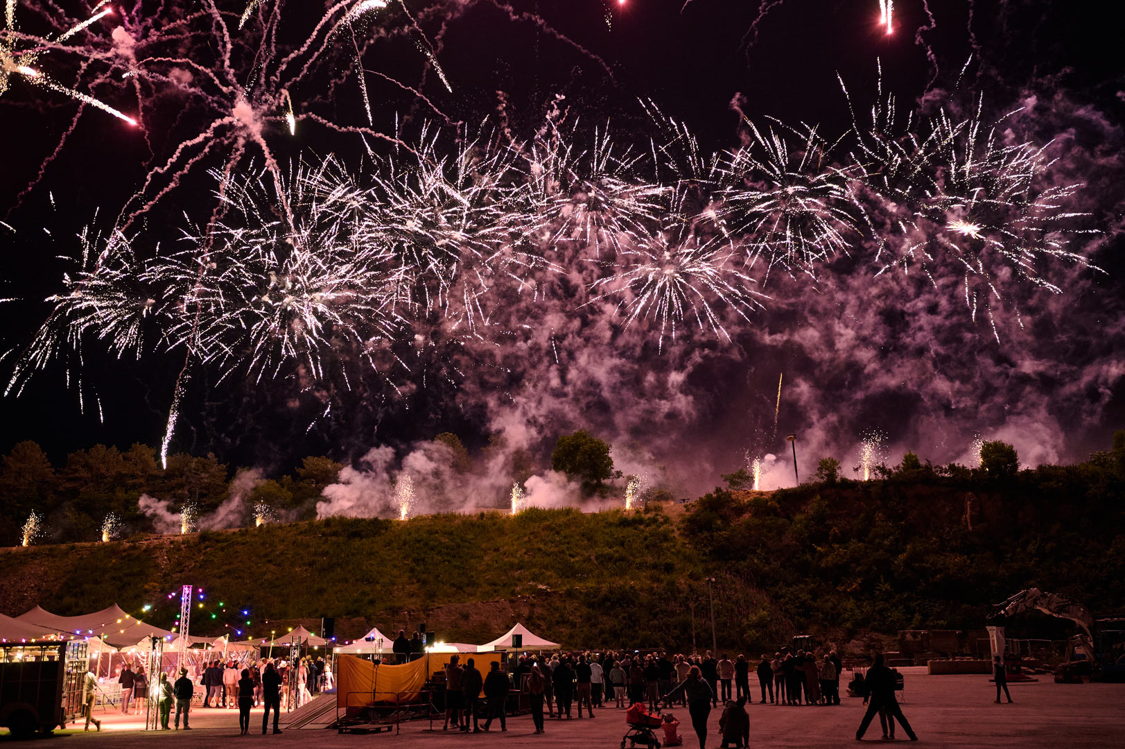 Création d'un feu d'artifice pour la création d'un événementiel d'entreprise par K unique, agence de communication à Quimper